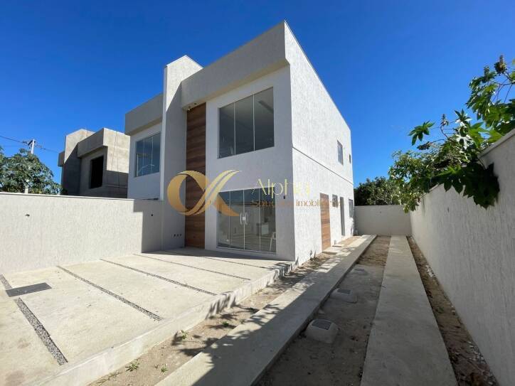 Casa à venda com 2 quartos, 125m² - Foto 1