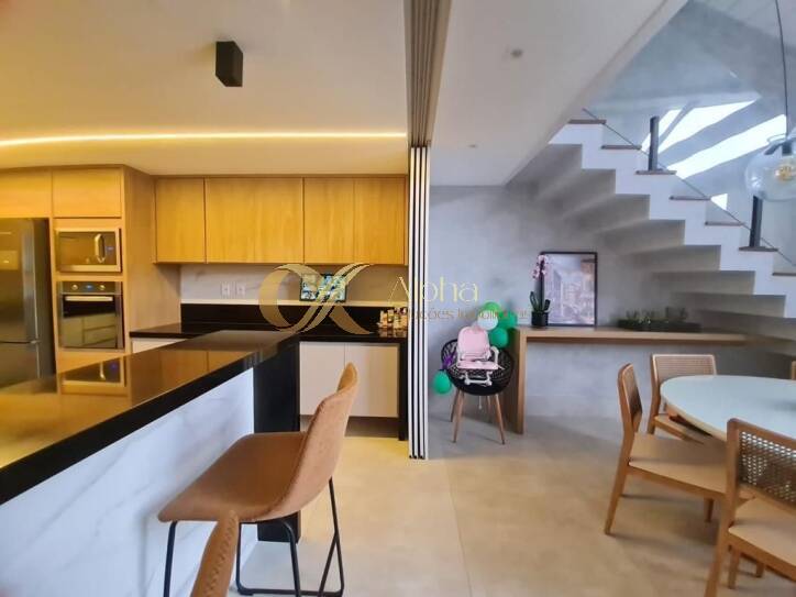 Casa à venda com 4 quartos, 175m² - Foto 15