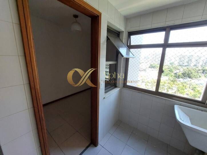 Apartamento à venda com 3 quartos, 130m² - Foto 2