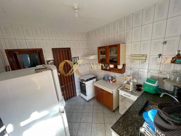 Casa à venda com 4 quartos, 150m² - Foto 12