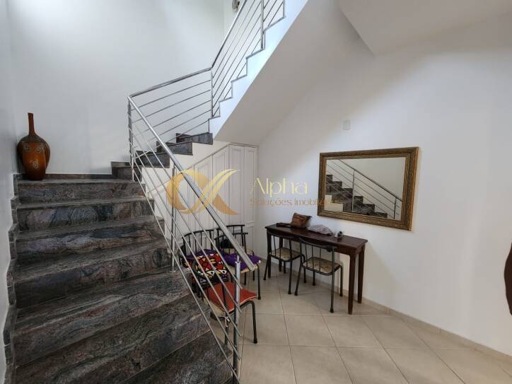 Casa à venda com 4 quartos, 250m² - Foto 4