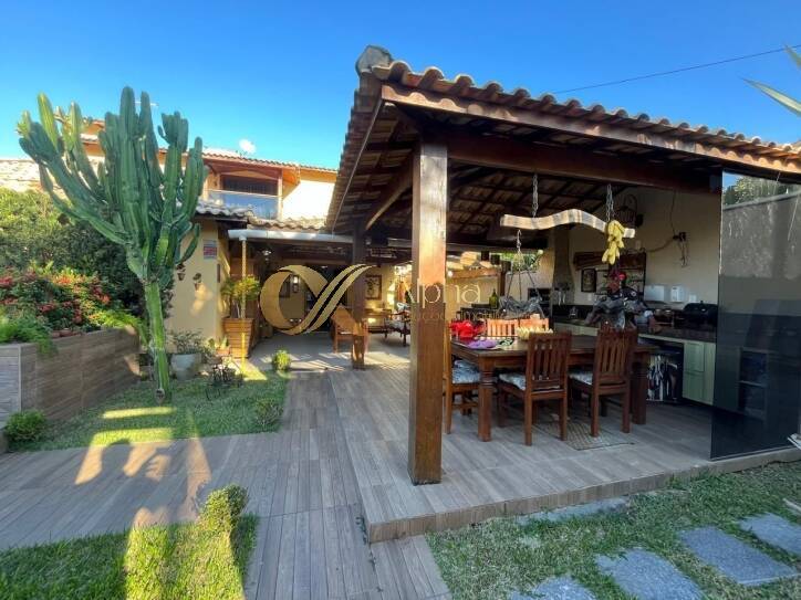 Casa à venda com 3 quartos, 150m² - Foto 1